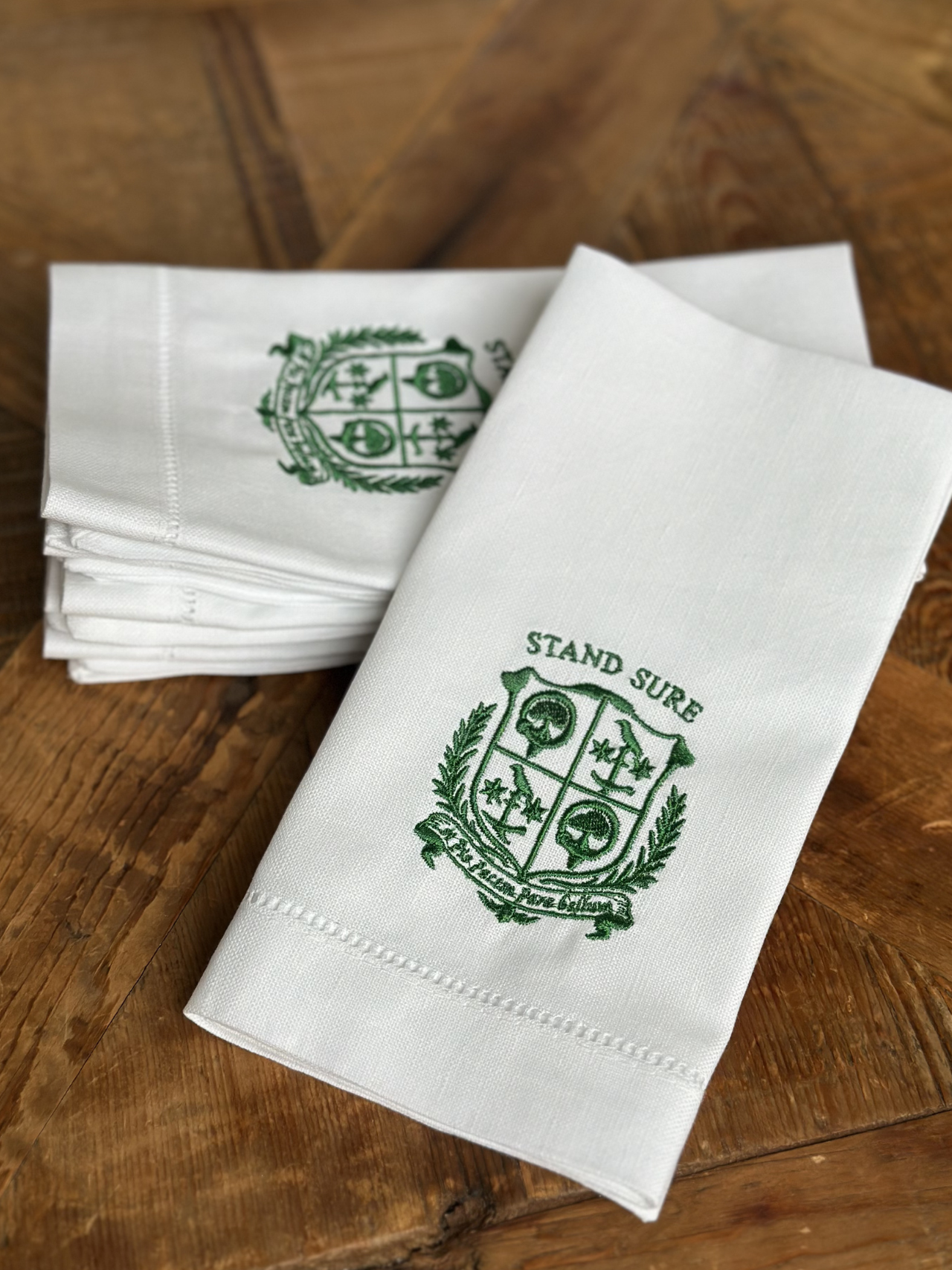 The Crest Napkin Set