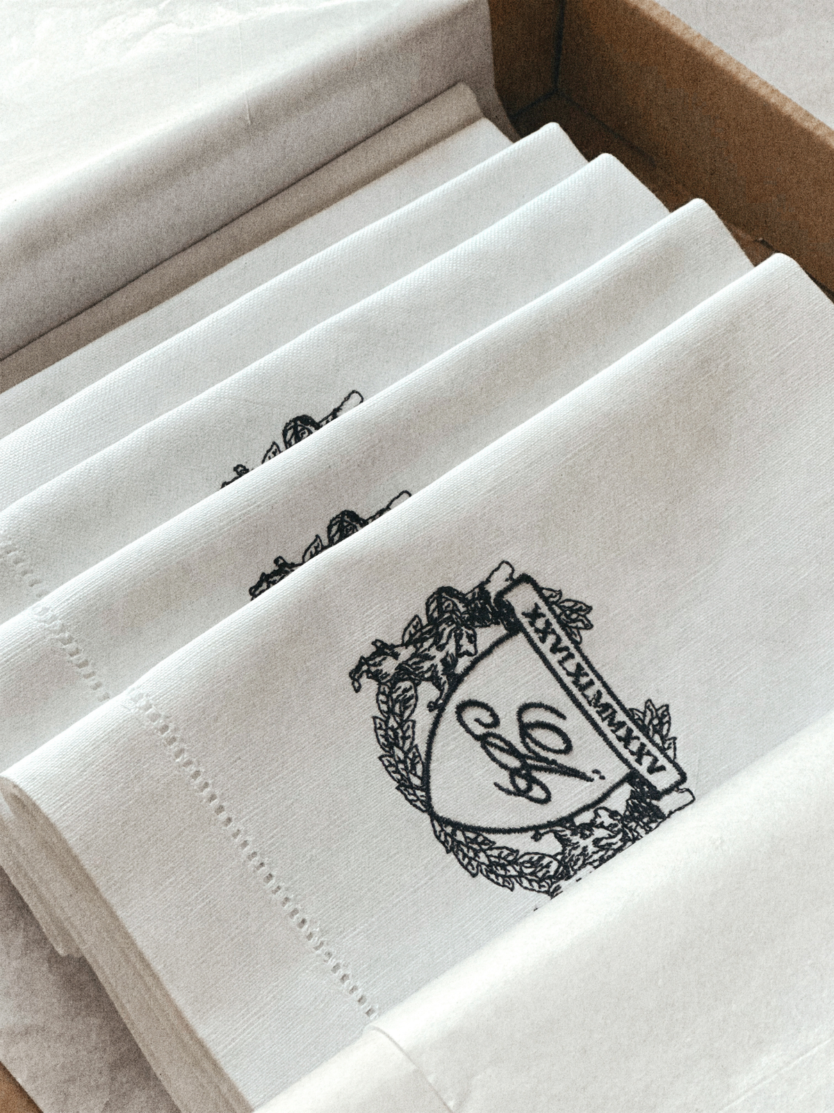 The Crest Napkin Set