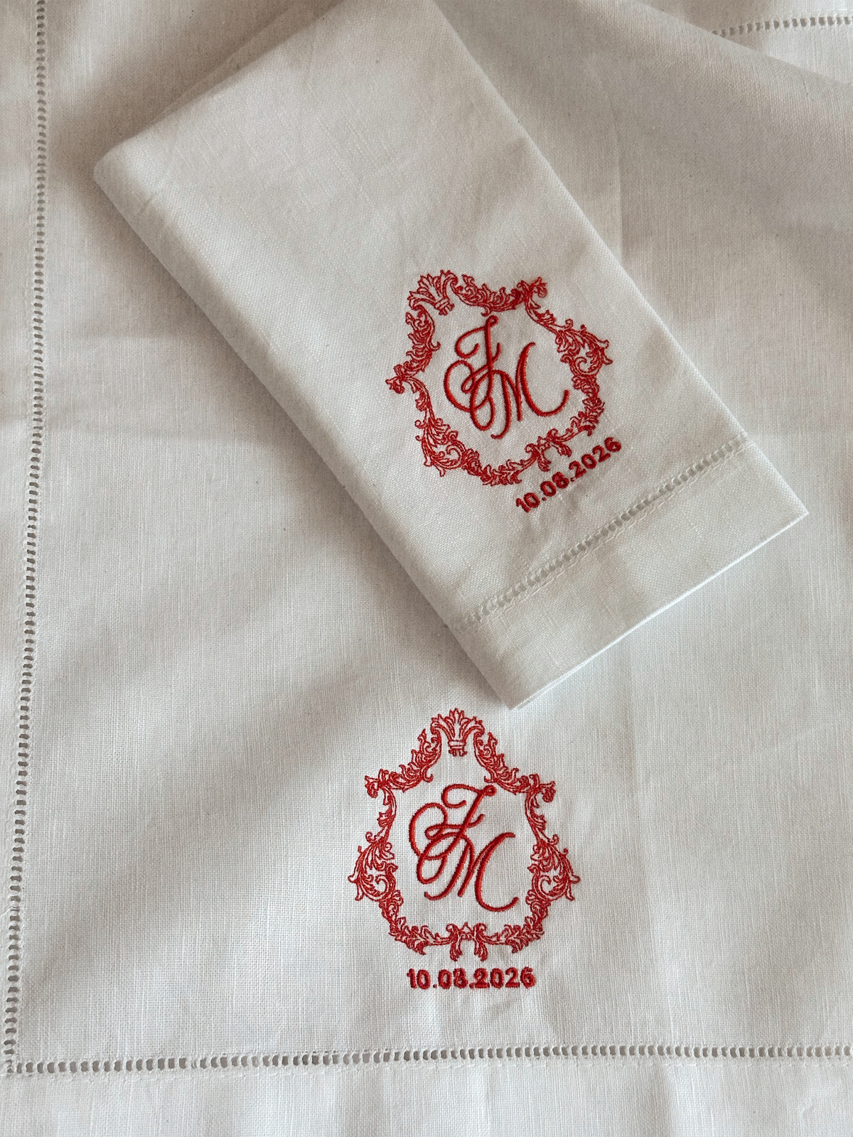 The Crest Napkin Set